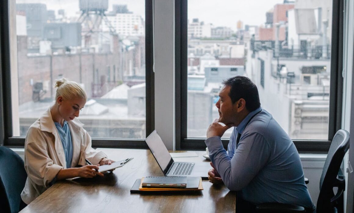 empresas fechando contratos através do marketing B2B